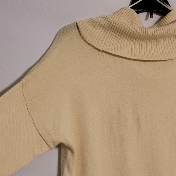 𝅺jcpenney  Long Sleeve Cowl Neck Sweater - Picture 5 of 10